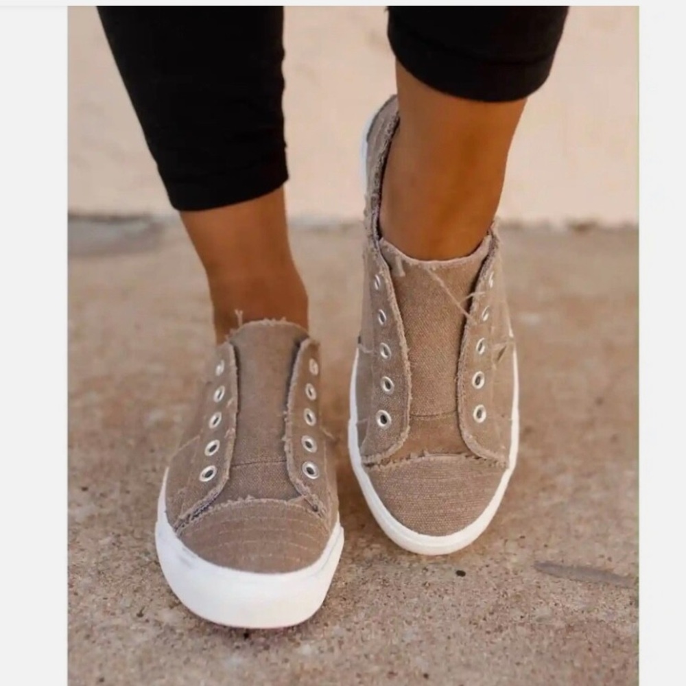 NWOT Corkys Babalu Slip On Size 7 Casual Sneakers Shoes Taupe Patchwork